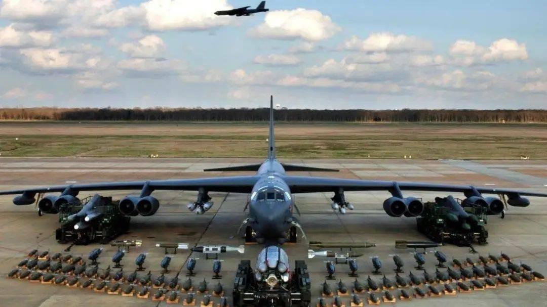 80公里外的轰鸣：B-52H，美俄角力的序章？