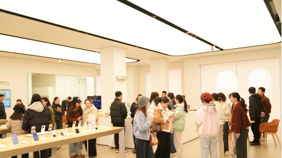 开卖即售罄！华为Mate X7开售爆火，更有鸿蒙日日新红包福利放送