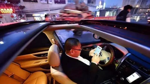 长沙张师傅开网约车半月，收入不抵支出，倒贴500元油费