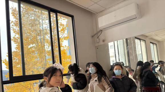 成都金牛树蓓街社区开展“晶彩同行·班级聚力”团辅活动