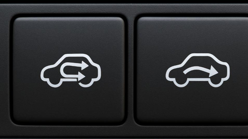 跑高速开内循环还是外循环？老司机说出了真相，很多人一直用错了