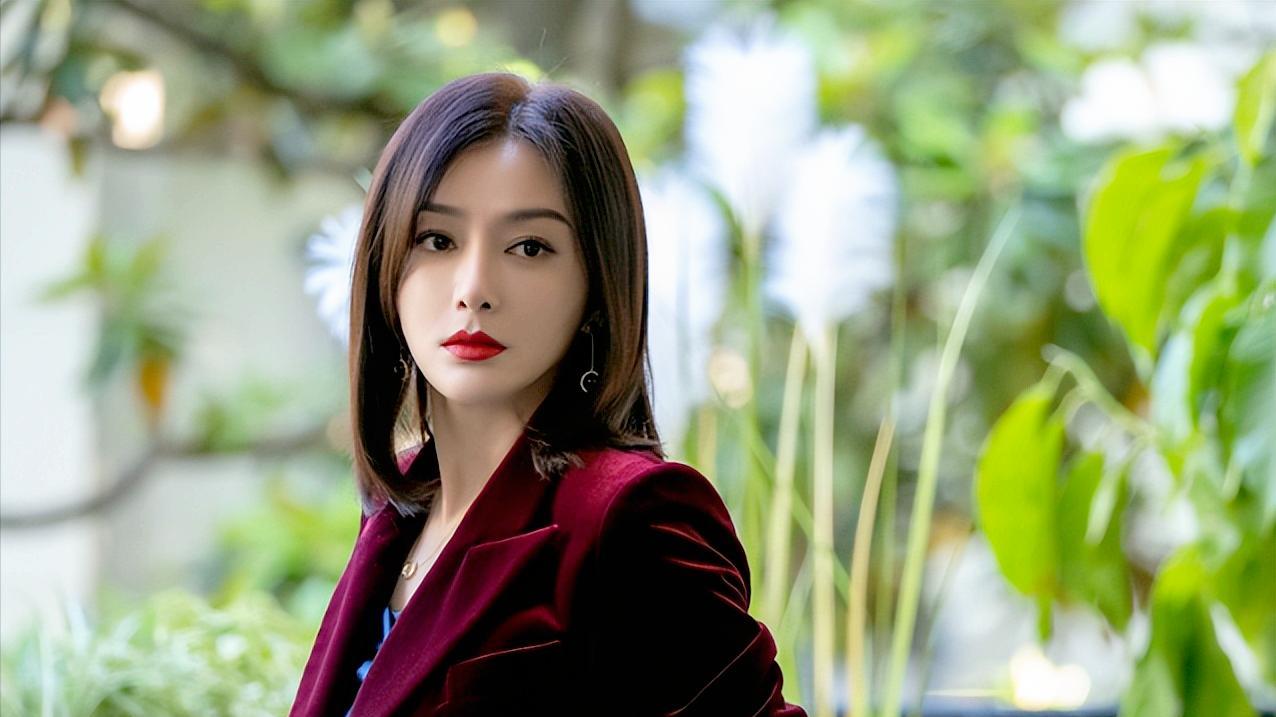 演员秦岚：“婚姻不该是人生的KPI，我这台超跑自己加油就能跑完全程”