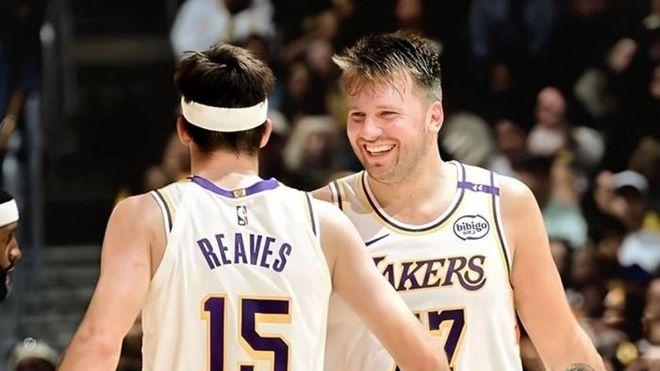 1.5亿豪阵被残阵湖人打崩！东契奇军训杜兰特太阳三巨头该散伙了