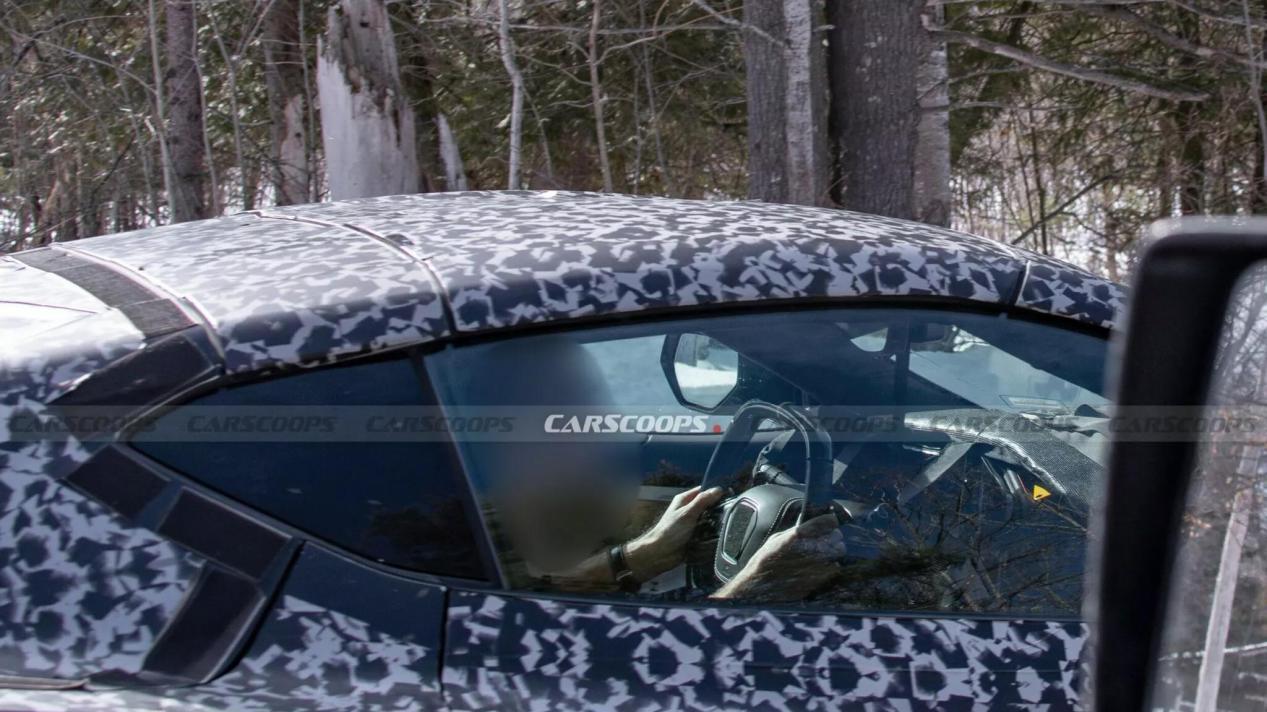 新款科尔维特C8：告别“按钮墙”，拥抱全新内饰，Zora版性能炸裂