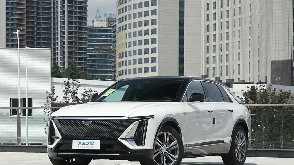 车长5米多，轴距超3米，33英寸环幕式大屏，现在入手优惠5-10万！