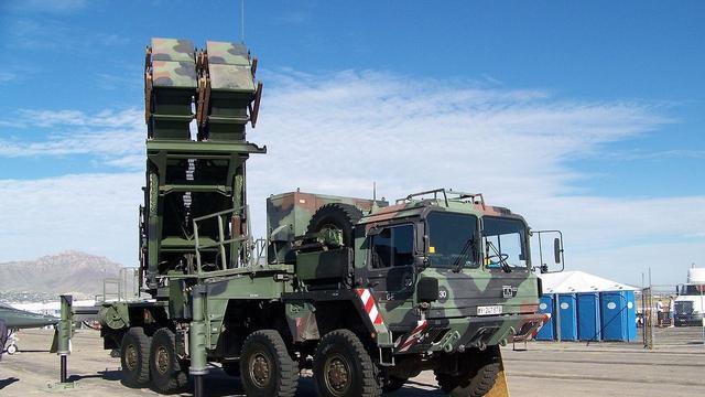 美舰进入台海挑衅，英国航母也将进入印太地区，三家航母进行对比