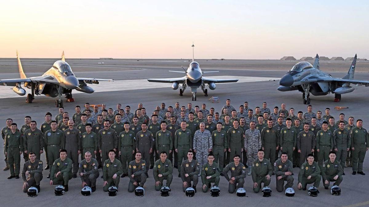 20架战机投下数十枚炸弹，红海战局升级之际，中方收到特殊邀请