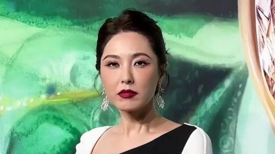 明星卸下滤镜，真实状态惊人：曾黎、林志玲、关晓彤等颜值反差大