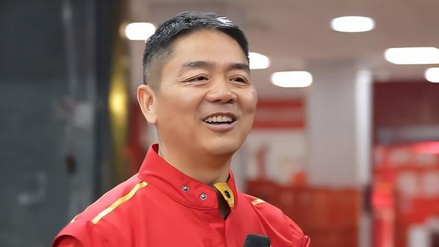 王兴还在为守阵地担忧时，刘强东仅凭一顿火锅讲话，口碑暴增