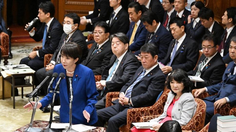 高市坐不住，访美申请将被驳回？特朗普索要两大筹码，日本给不起