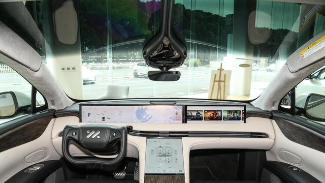 智己LS7焕新版上市，33.99万元起售，800伏技术搭配四轮转向提升驾控体验