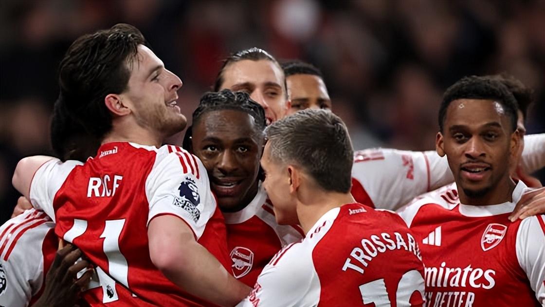 英超周末星光熠熠：埃泽、巴恩斯、威尔逊闪耀全场