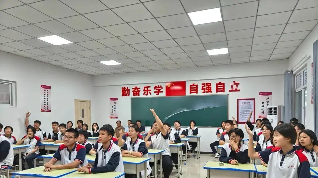 石家庄头部高中捷报频传，自立中学首战高考开门红