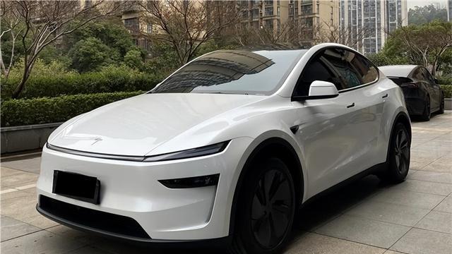 续航哪个最强？领克08EM-P、小鹏G6与ModelY谁更耐得住路？