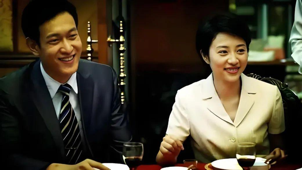 《父母爱情》：江亚菲永不知，为何王海洋要娶她，全家都极力反对