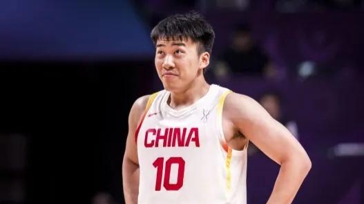 中韩男篮二番战在即，球迷喊话郭士强，让周琦打替补才能赢