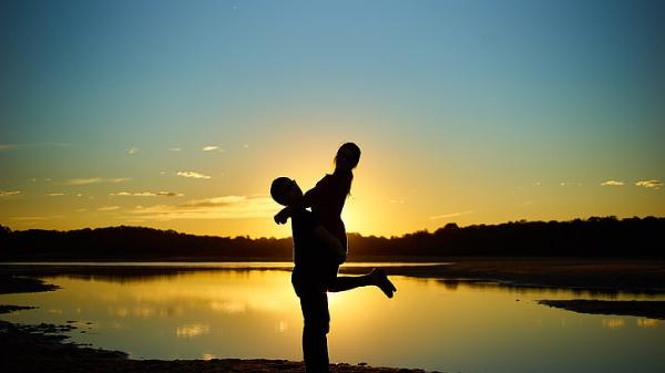 老公出轨给小三花大钱？分离小三从资源倾斜破局