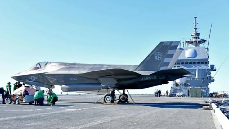 不声不响造7艘准航母，美国猛然发现，真正对手早已不是俄罗斯