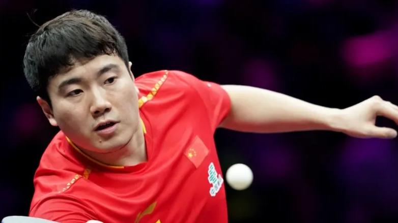 冠军赛第三日午场战报：男单十六强已出，国乒三人晋级一人被淘汰