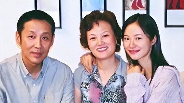 同样都是有个老戏骨的爹，有人已经开始争光，有人却还在坑爹