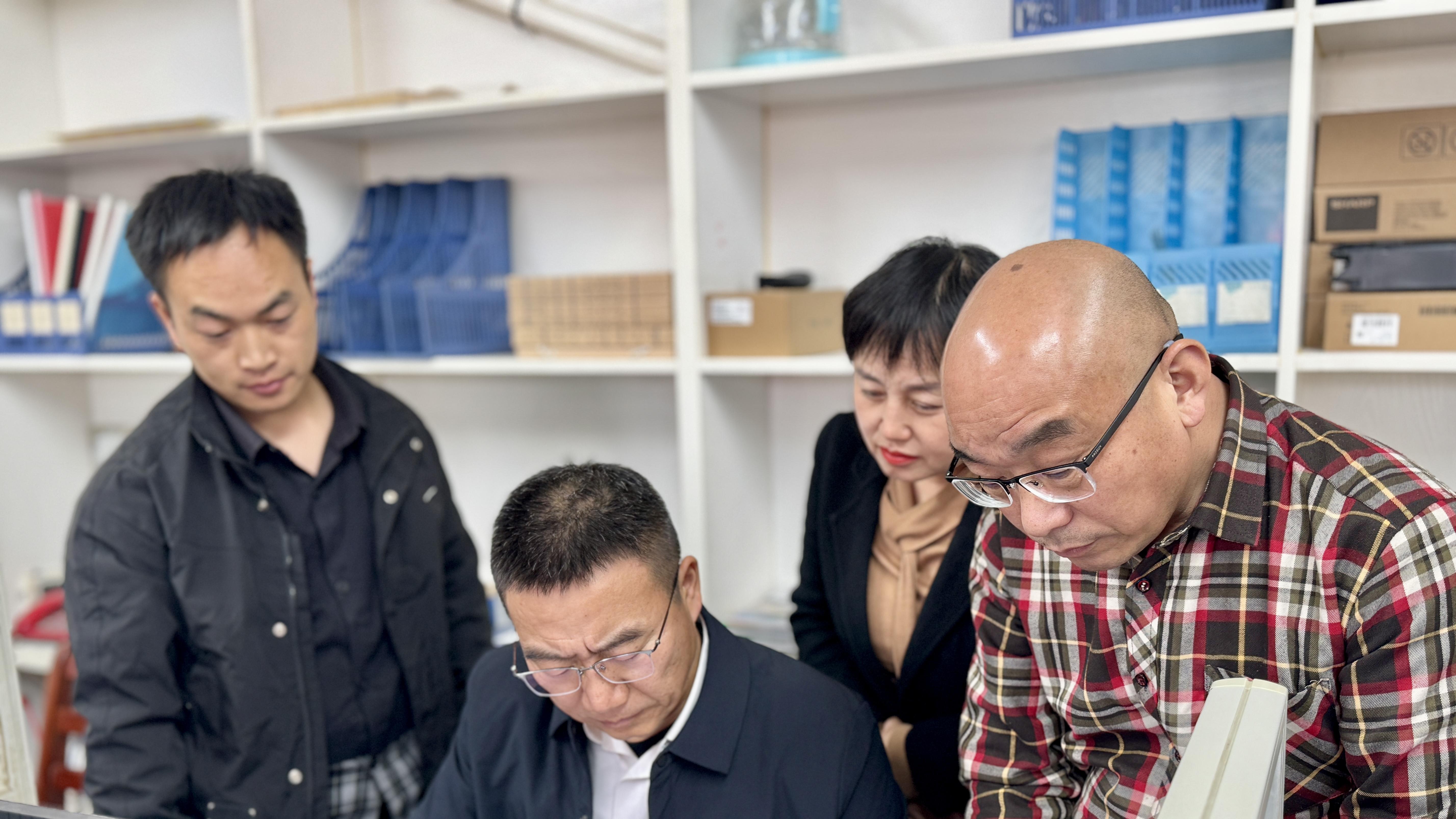 卢川到排市镇调研农村集体“三资”管理工作