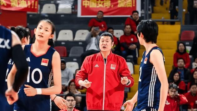 抵达北京，女排名帅上任，合同曝光，已带队训练，曾获亚锦赛冠军