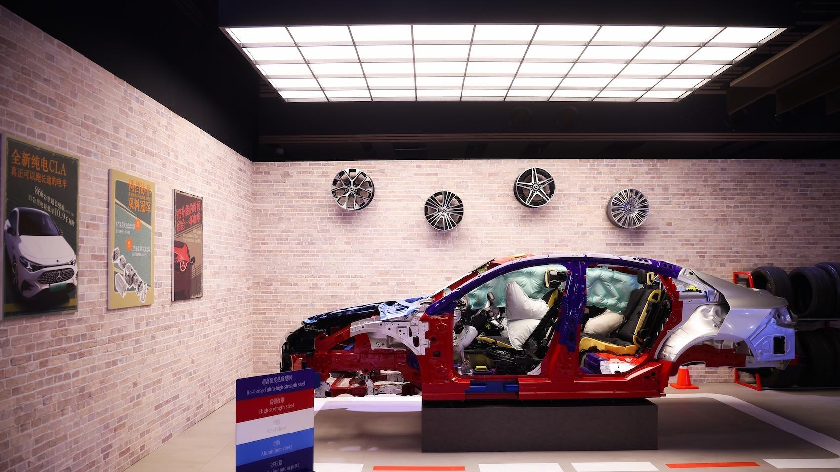 同级唯一电动两挡变速箱续航866km，奔驰纯电CLA上市24.9万起重塑车市