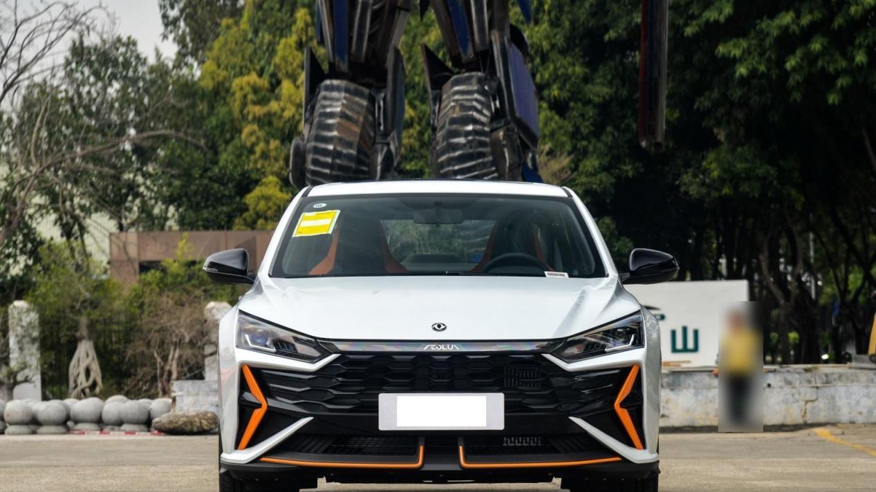 全新国产版“思域”上市！不足6.5万起售，配运动套件+大尺寸尾翼