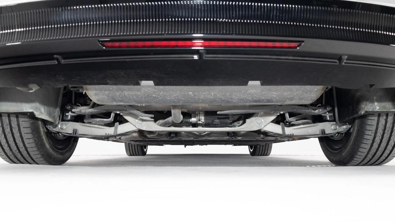 奇瑞的C级车来了！524马力+磁悬浮底盘，续航2000公里，还买啥A6L