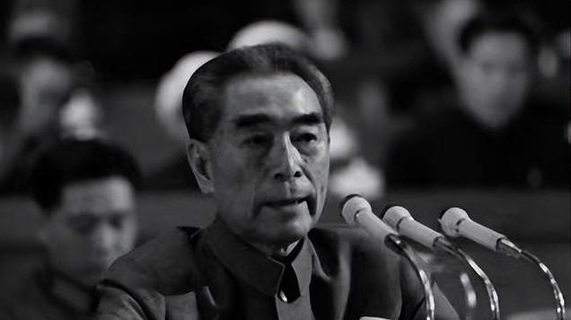 1953年毛主席想让陈赓去军委，陈赓大笑：请主席先给哈军工留笔墨
