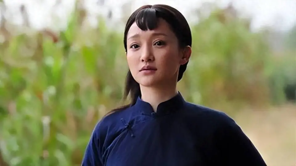 周迅素颜在景区被偶遇！