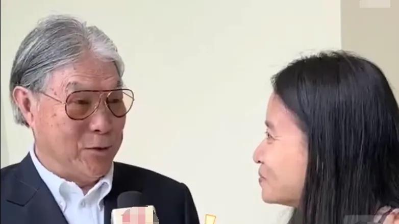 霍震霆首度承认准儿媳，满脸笑容却不愿多谈，“下嫁”二字难再现
