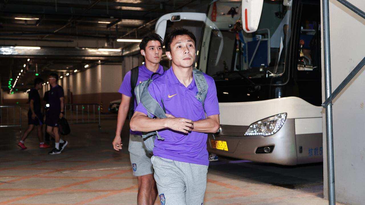 津门虎冬训时迎来多位新援，都来自中甲和中乙，球迷直言不看好