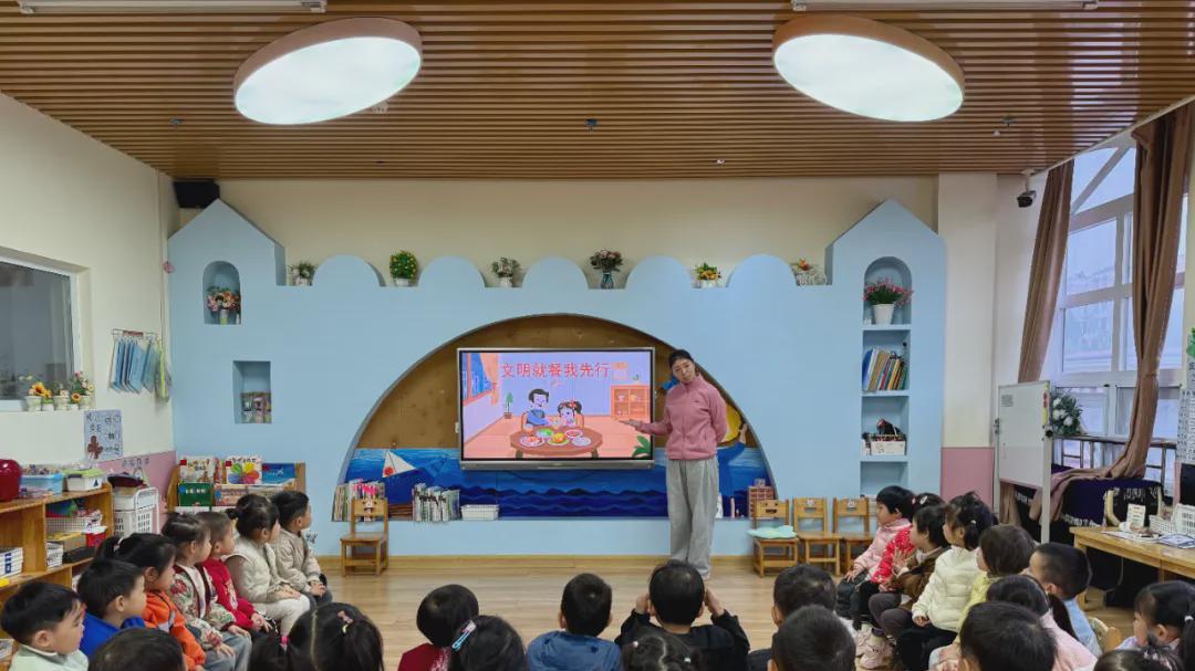 文明进餐 礼仪相伴 信阳市百花幼儿园文明餐桌主题活动