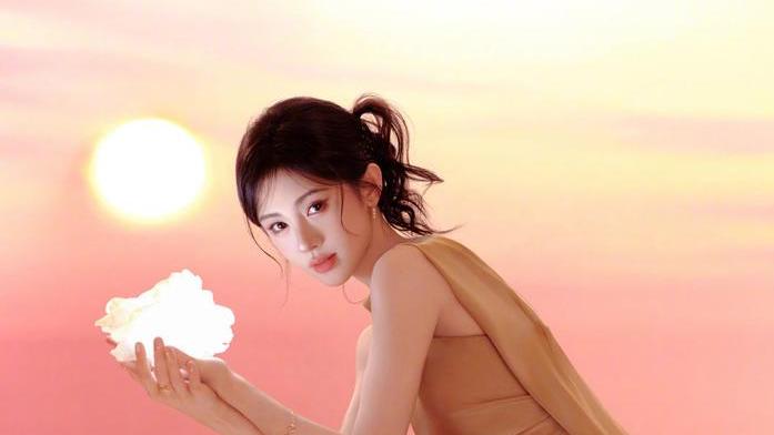 鞠婧祎“海上神女”造型来袭，网友：这颜值绝了！