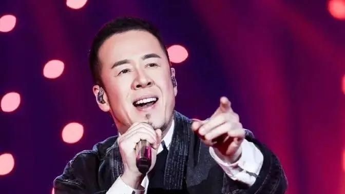 【杨坤怒撕模仿者索赔千万！直播骂战牵出刀郎旧怨 