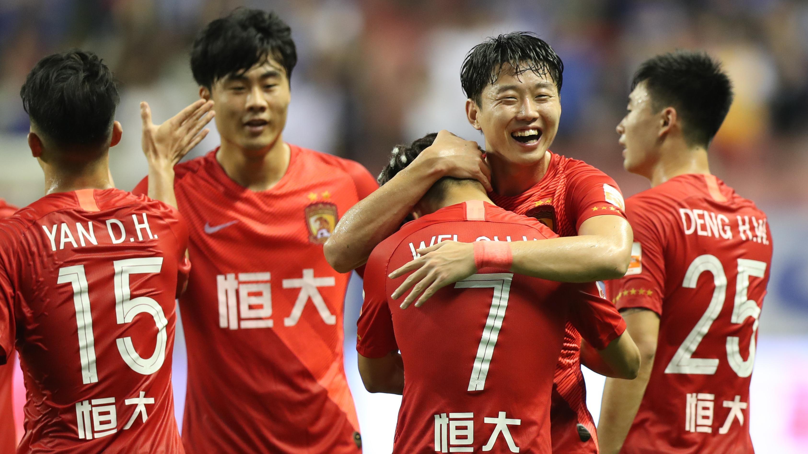 高工资换不来中国足球水平提高，降工资就能让中国足球水平提高？