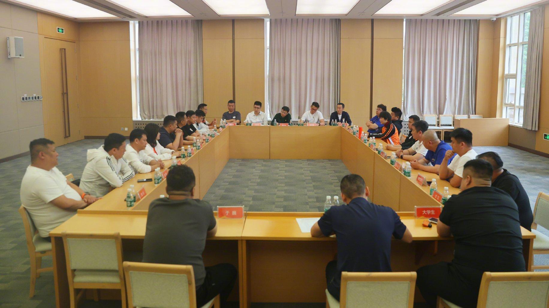 14点16分！山东泰山正式官宣，宿茂臻表态，领队唐田回应球迷关切