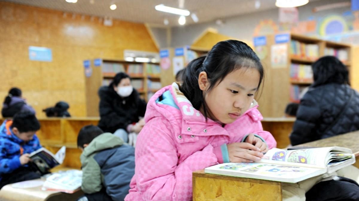 高中双休是否会加重家长在时间和金钱上的压力