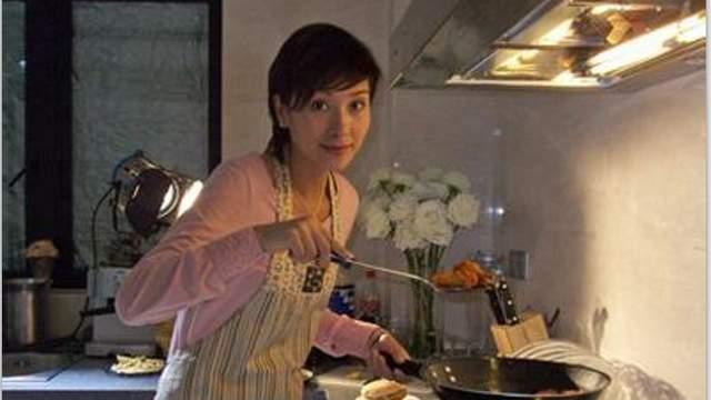 湖北42岁离婚女人晒一人食晚餐，营养又美味，朋友圈火了，网友：活通透了