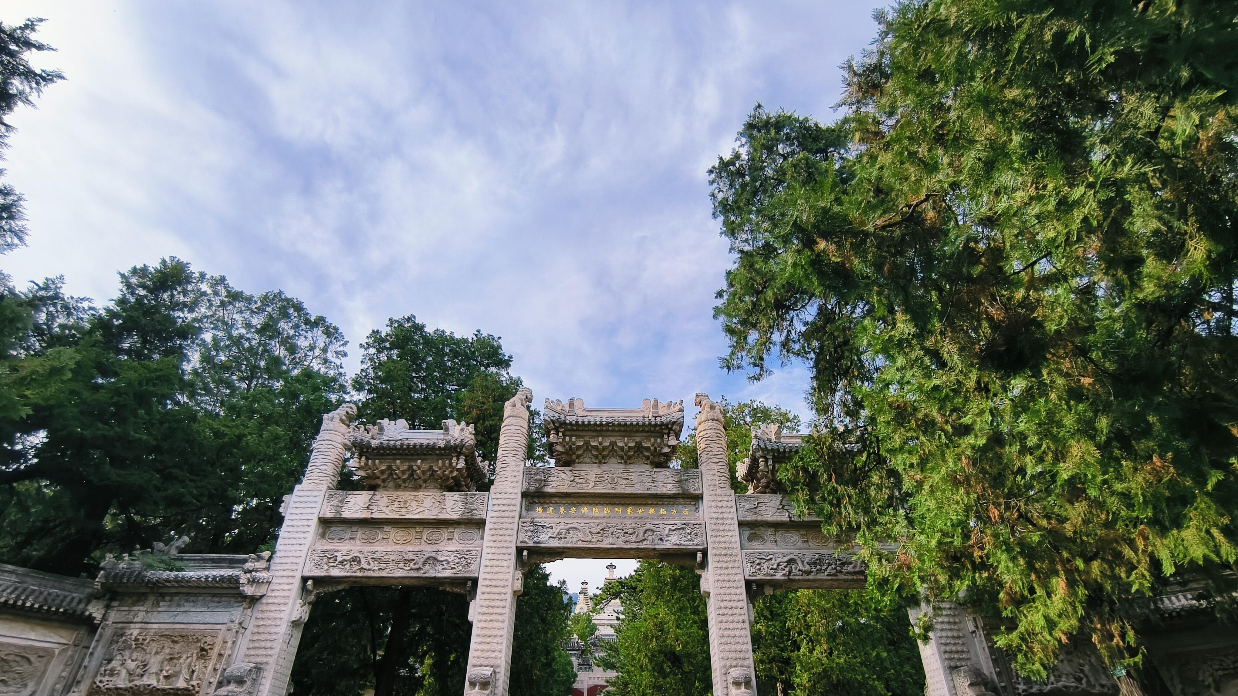 逛十次香山才发现，碧云寺藏金刚塔，机位超绝