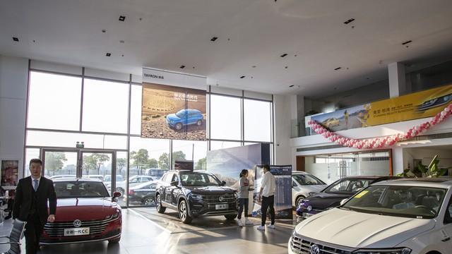 电车每天充电和没电再充，哪个更伤电池？十年汽修师傅告诉你