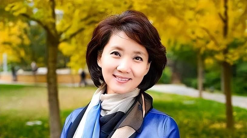 央视“国脸”李修平，无儿无女却活成教科书