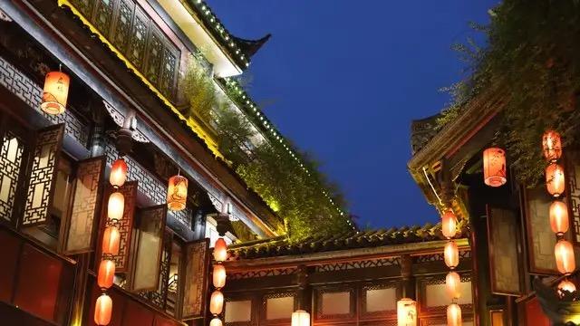 月是故乡明：中秋时节的情感密码