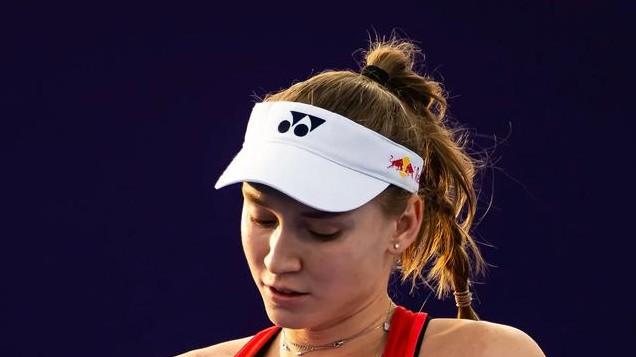 “冰女王”大师级表现：莱巴金娜轰出17记ACE，强势闯入迪拜四强