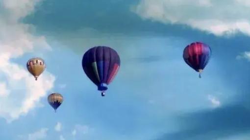 我刚买了新车，大姑姐就要借开一年，我拒绝，大姑姐说，我可以开她那辆旧车，彼此都不耽误，我转身就把车卖