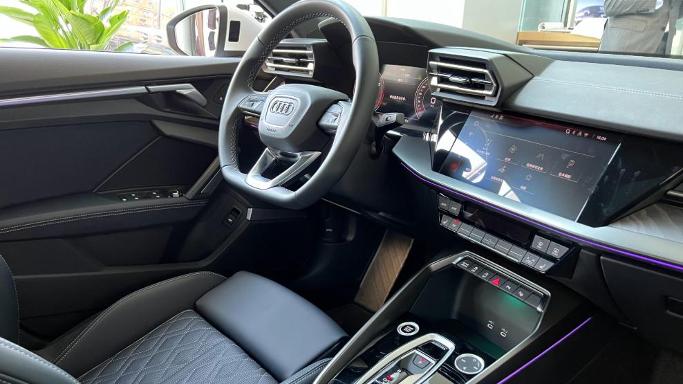 感受下新奥迪“诚意”，降至11万多，8个安全气囊，性价比确实足