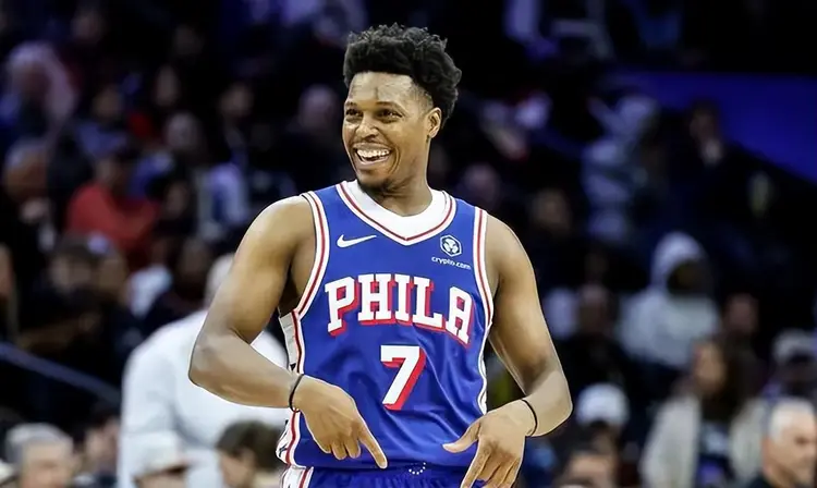 姚明昔日队友，39岁还在打NBA，年薪208万，今年打完或许要退役了