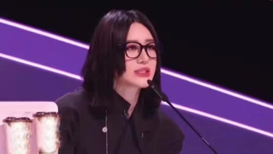 《声鸣远扬》陈佩贤断层领先，却遭评委强行端水，网友怒喊：谁弱谁有理？