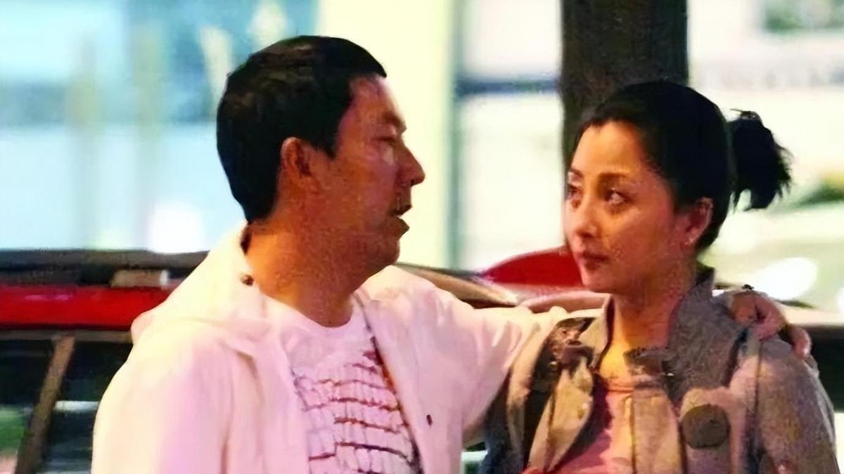 殷桃：迷倒7个男人后，44岁依旧身材火辣迷人，她的人生不一般